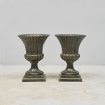 1431 4018 GARDEN URNS